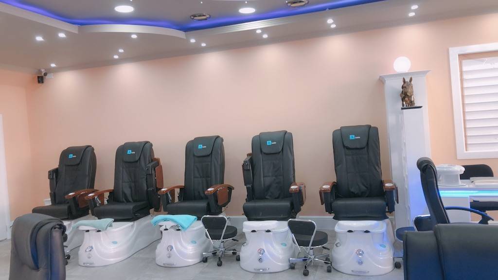 Gallery Natalie Nails And Spa Salon in Leicester High Street